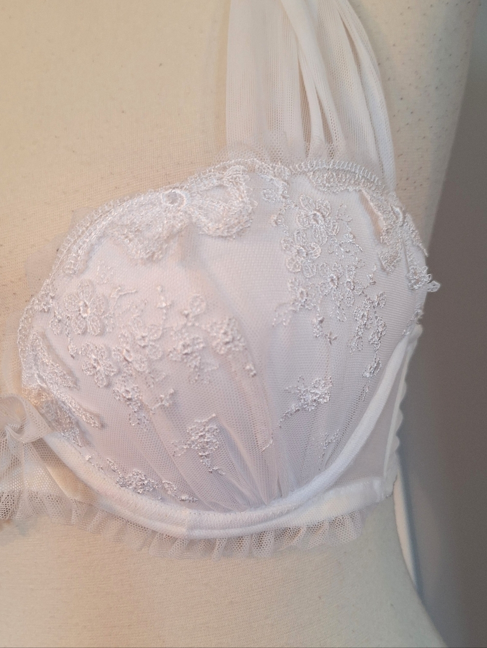 Victoria's Secret Bridal Embroidery White Lace Halter Push-Up Bra 36B *A1 - Picture 4 of 4